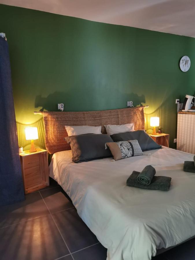 Les Lits De L'Arz Bed and Breakfast Malansac Exteriör bild